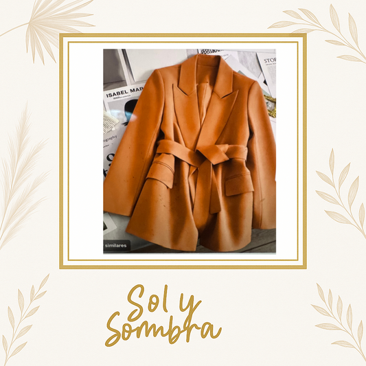 Chamarra estilo blazer con cinturón